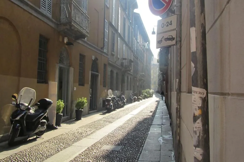 Charming Apartment In Brera/Centre Mediolan 0*,