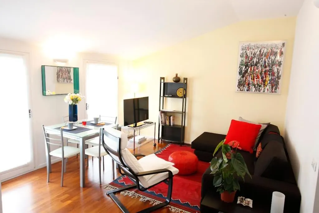 Charming Apartment In Brera/Centre Mediolan 0*,  Włochy